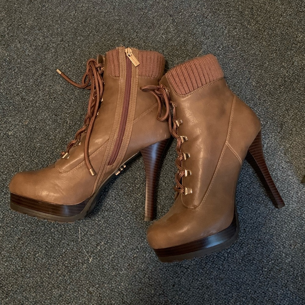 Size 9 sky high boot
